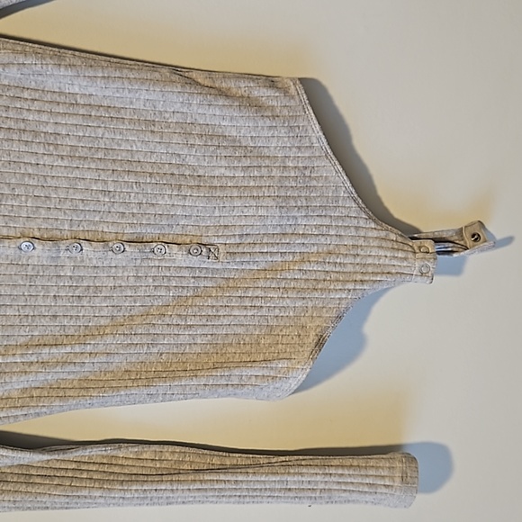 GAP Grey Bodysuit - Picture 3 of 3